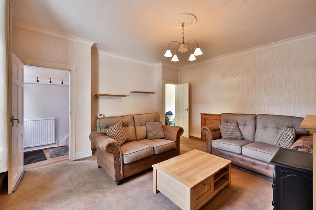 19, Scholes Lane, Cleckheaton photo 3