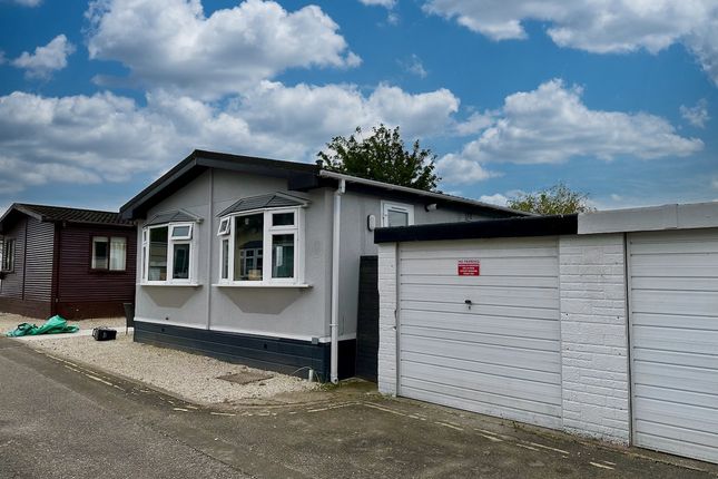 Mobile/park home for sale in Mereoak Park, Three Mile Cross