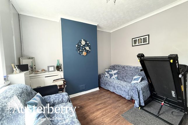 17, Cliveden Place, Stoke-On-Trent photo 5
