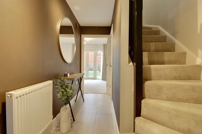 21, Merritt Way, Waterlooville photo 2