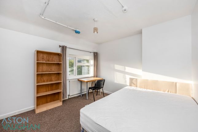 92 Hillside, Brighton, East Sussex photo 4