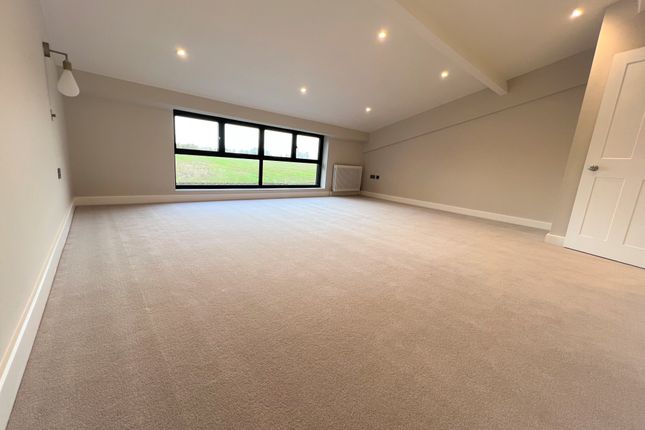Barn conversion to rent in Braintree Road, Great Bardfield