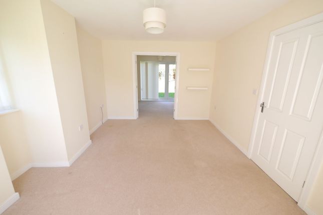 1 Howdon Green, Wallsend photo 5