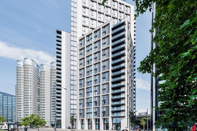 Spacious River-View Apartments With Top Amenities  Stylish 2-Bedroom, 2-Bathroom Apartment Â€“ 27 Albert Embankment, Se1
