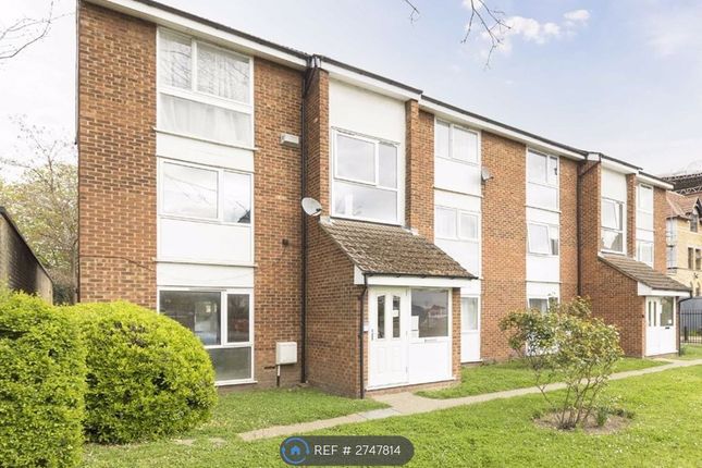 Radlett Close, London photo 2