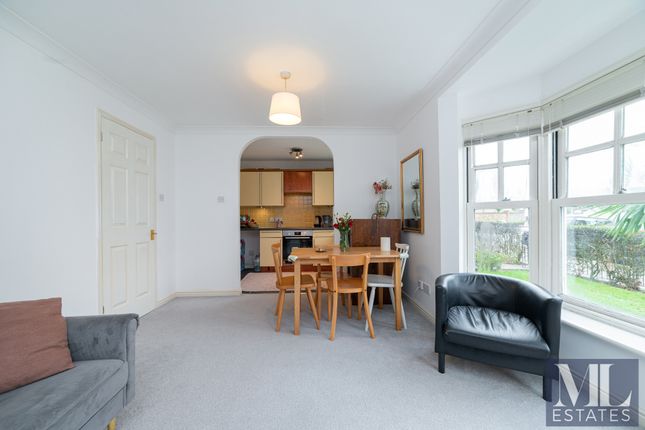 19 Brooklands Court, Cavendish Road, London photo 4