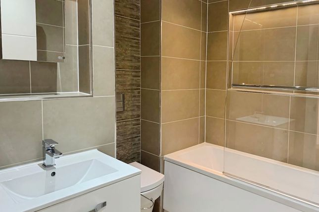 Flat 3, 42, Park Place, West Yorkshire photo 5