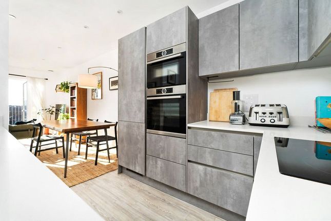 Hendrix Court, 22, Valley Road, London photo 3