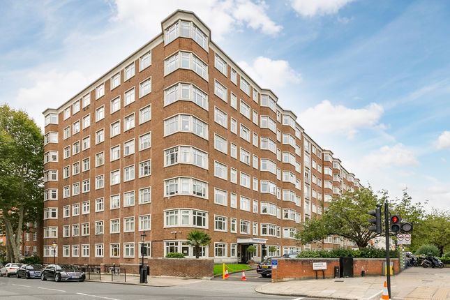 Thumbnail Flat for sale in Prince's Gate, London