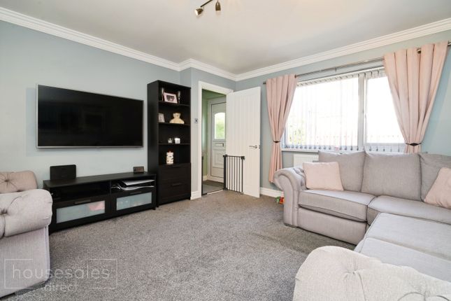 83, Barnsley Road, Pontefract photo 2