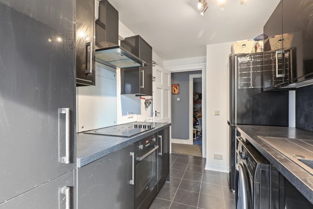 247 Oxgang Road, Grangemouth photo 4