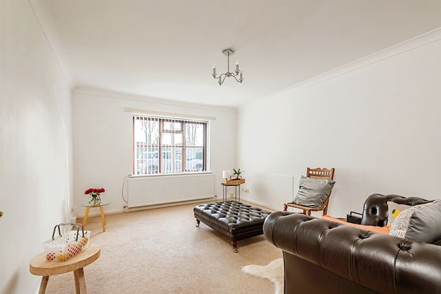 Flat for sale in Kerry Garth, Horsforth, Leeds