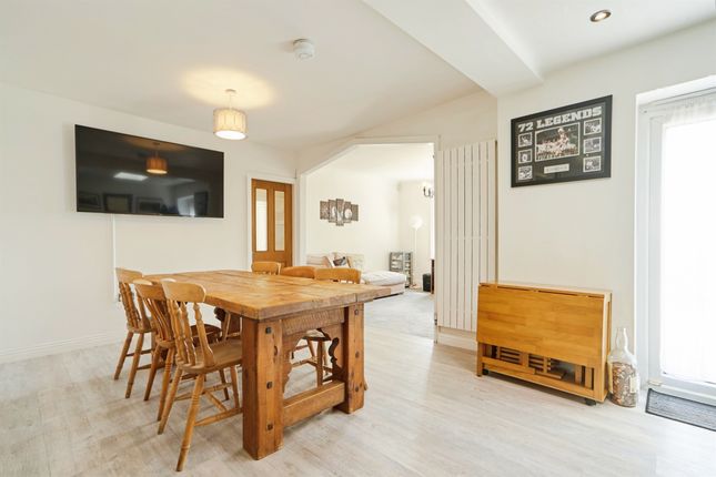 27, Braithwaite Edge Road, Keighley photo 2