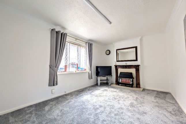 18 Ivanhoe Court, Bolton photo 4