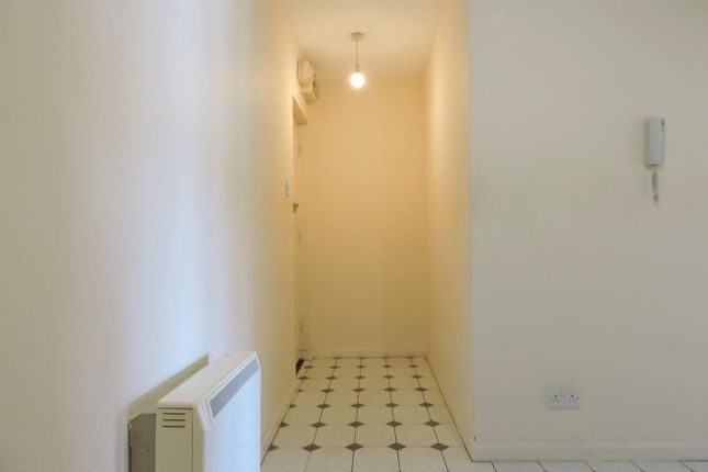 Kays Court, Nags Head Road, Enfield photo 5