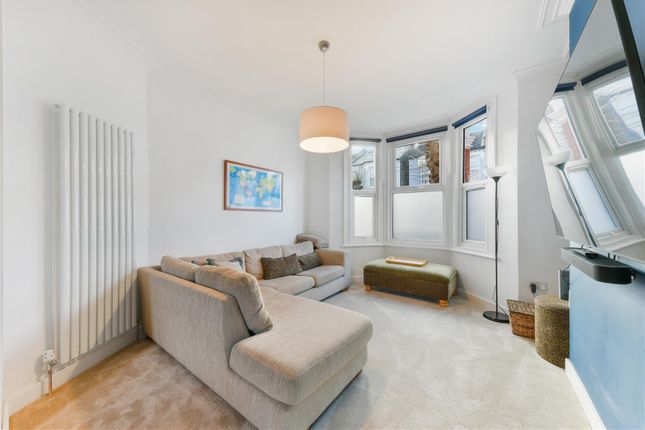 46, Warren Road, Colliers Wood photo 4