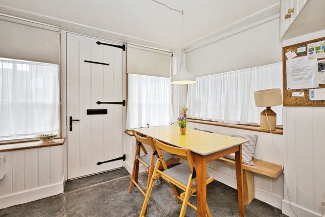 53, South Street, Crewkerne photo 4
