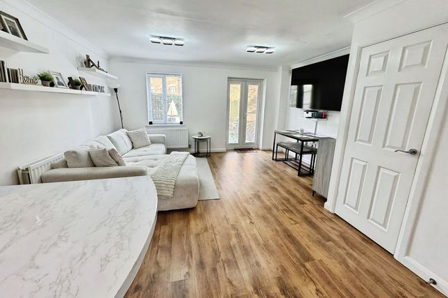 4, Fox Dene View, Ryton photo 3