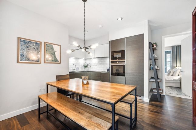 Flat for sale in Porteus Place, London