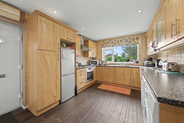 17, Hogarth Rise, Dronfield photo 2