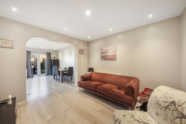 19 Avondale Road, Harrow photo 3