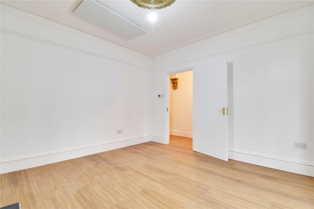 9, Canterbury Road, Hertfordshire photo 2