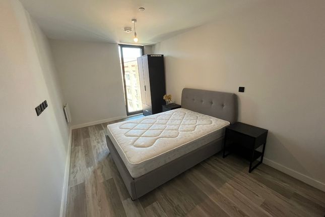 Apt 411, Birmingham photo 3