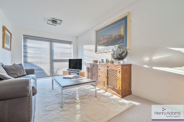 16 Francis Rose Way, Liss photo 2