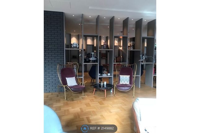 Flat, Modena House Lyell Street, London photo 5