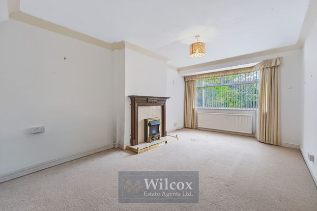 9 Birtenshaw Crescent, Bolton photo 2