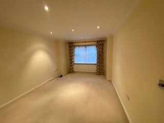 Flat to rent in Hampstead Drive, Whitefield