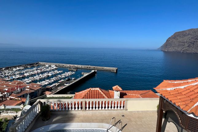 Villa for sale in Calle Pino, Los Gigantes, Tenerife, Canary Islands, Spain