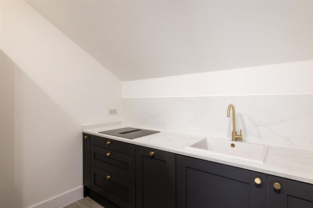Flat 5, 13, The Waldrons, Croydon photo 3