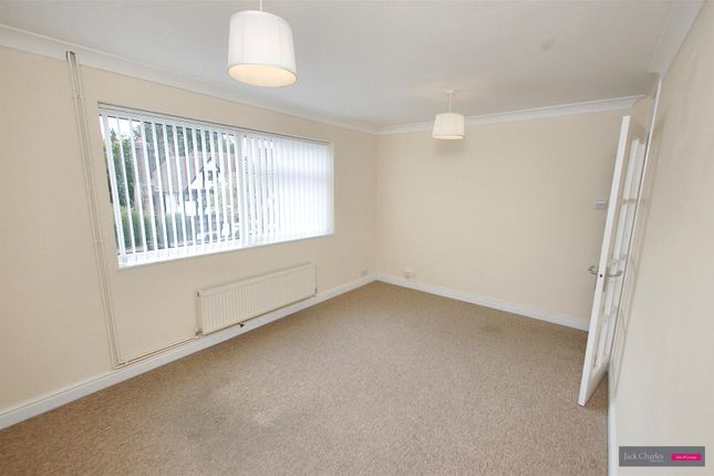 Flat 13, New Court, East Street, Tonbridge photo 2