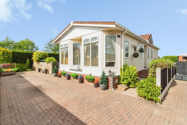 2-bed caravan on 9 The Moorings,, Long Lane, Shropshire, £170,000