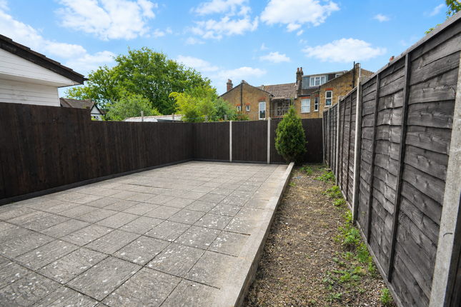 116, St. Helens Road, Westcliff-on-Sea photo 4