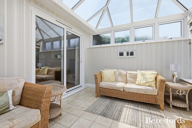 337, St. Marys Lane, Upminster photo 4