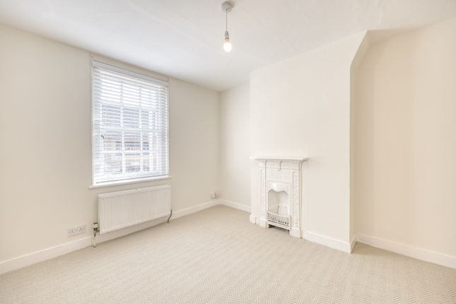 15, Cowleaze Road, Kingston Upon Thames photo 3