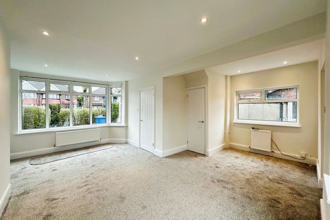 44 Thatch Leach Lane, Manchester photo 4