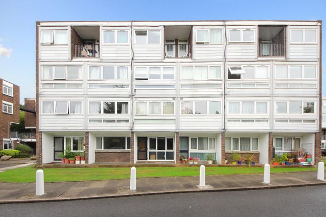 Gv- 11 Fairlea Place (1).Jpg