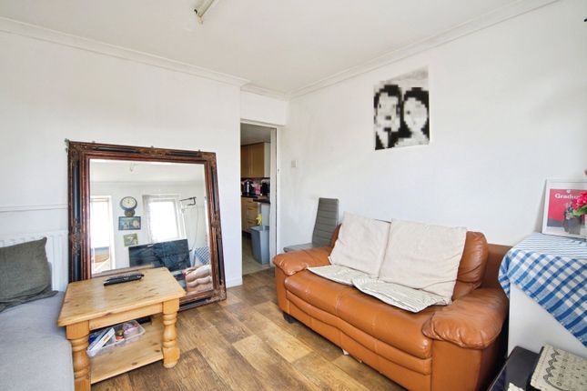 216, Montagu Road, London photo 5