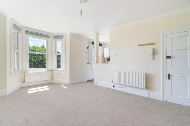 Flat 2, 27, Waldram Park Road, London photo 3