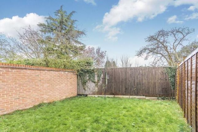 7, Scott Drive, Peterborough photo 4