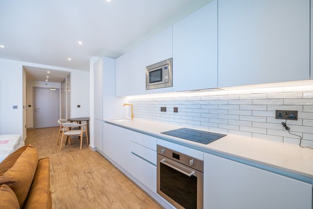 11 Selborne Road, London photo 3
