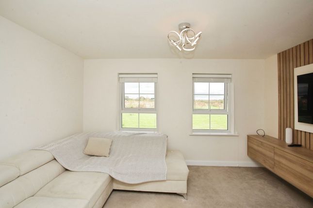 83, Dovecote Drive, Nuneaton photo 2