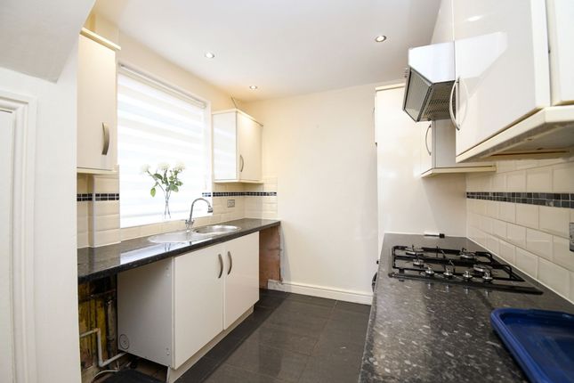 35 Wilfred Road, Manchester photo 4