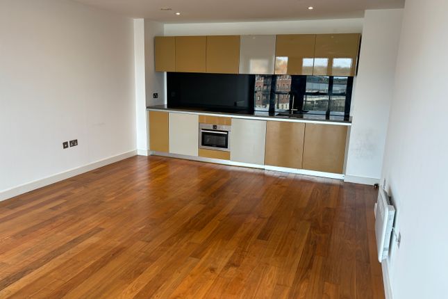 Kitchen &amp; Living Area