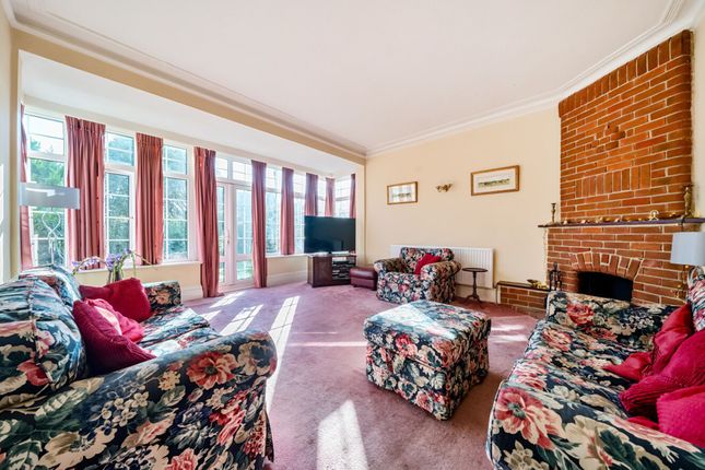 62 West Street, Chichester photo 2