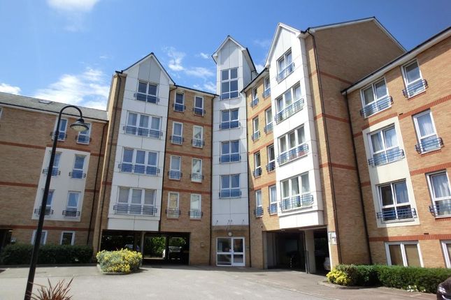 Flat to rent in Stuart Road, Gravesend