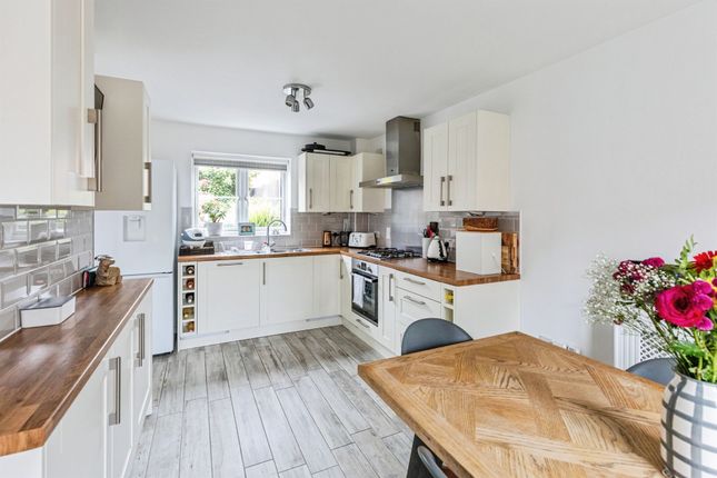 9, Dairy Way, Wellingborough photo 2